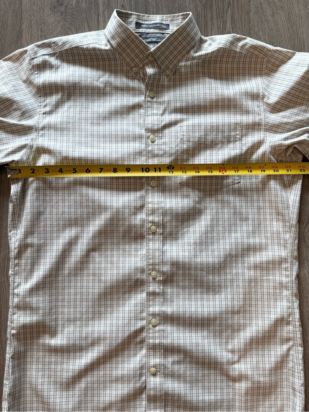 Men’s Eddie Bauer Classic Button-Down Plaid Shirt in Beige and White Sz Med/Tall - Picture 7 of 10